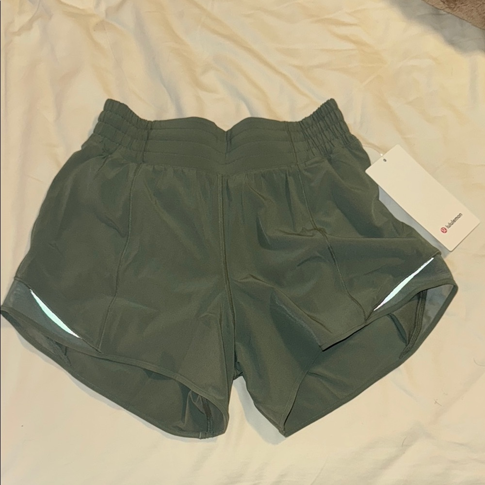 Lululemon Hotty Hot Shorts 4”